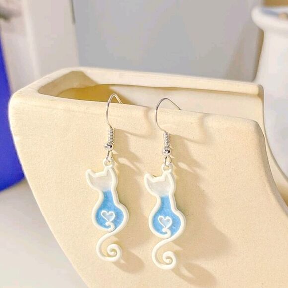 Kitty Cat Love Heart Earrings - Picture 9 of 9